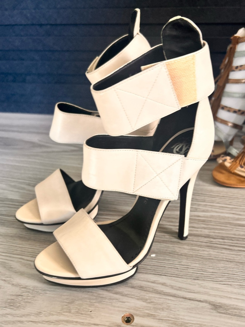 Rock & Republic nude ankle-wrap platform stiletto heels size 6 new with box and